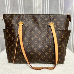 LOUIS VUITTON Monogram Totally MM